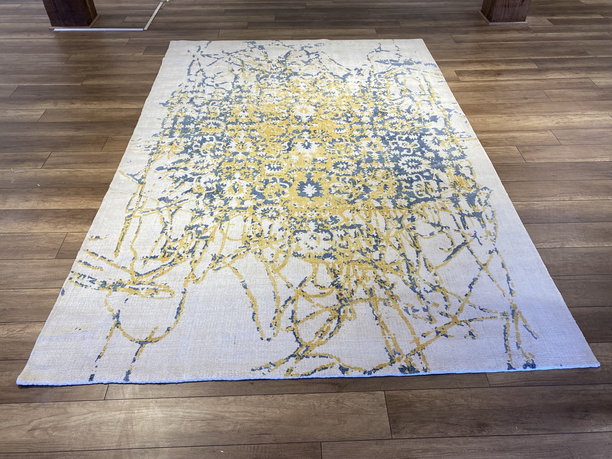 Modern Abstract Ivory/Gold